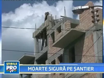 Doi muncitori au murit dupa ce au cazut cu tot cu schela