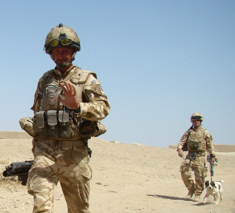 NATO a pierdut 20 de camioane cu provizii pentru trupele din Afganistan