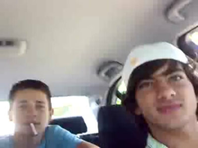 La 13 ani, a furat masina parintilor, ca sa-si plimbe amicii prin cartier!