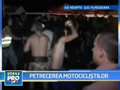 Combinatie exploziva langa Hunedoara! Muzica rock si motoare!