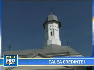 Credinciosii au urcat in genunchi pana la usa Manastirii Hagigadar