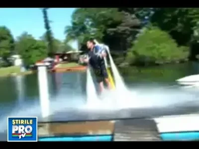 Zboara ca un supererou cu noul jet pack pe baza de apa!
