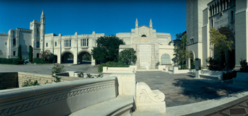 Locul de veci al lui Michael Jackson, intre basm Disney si thriller!