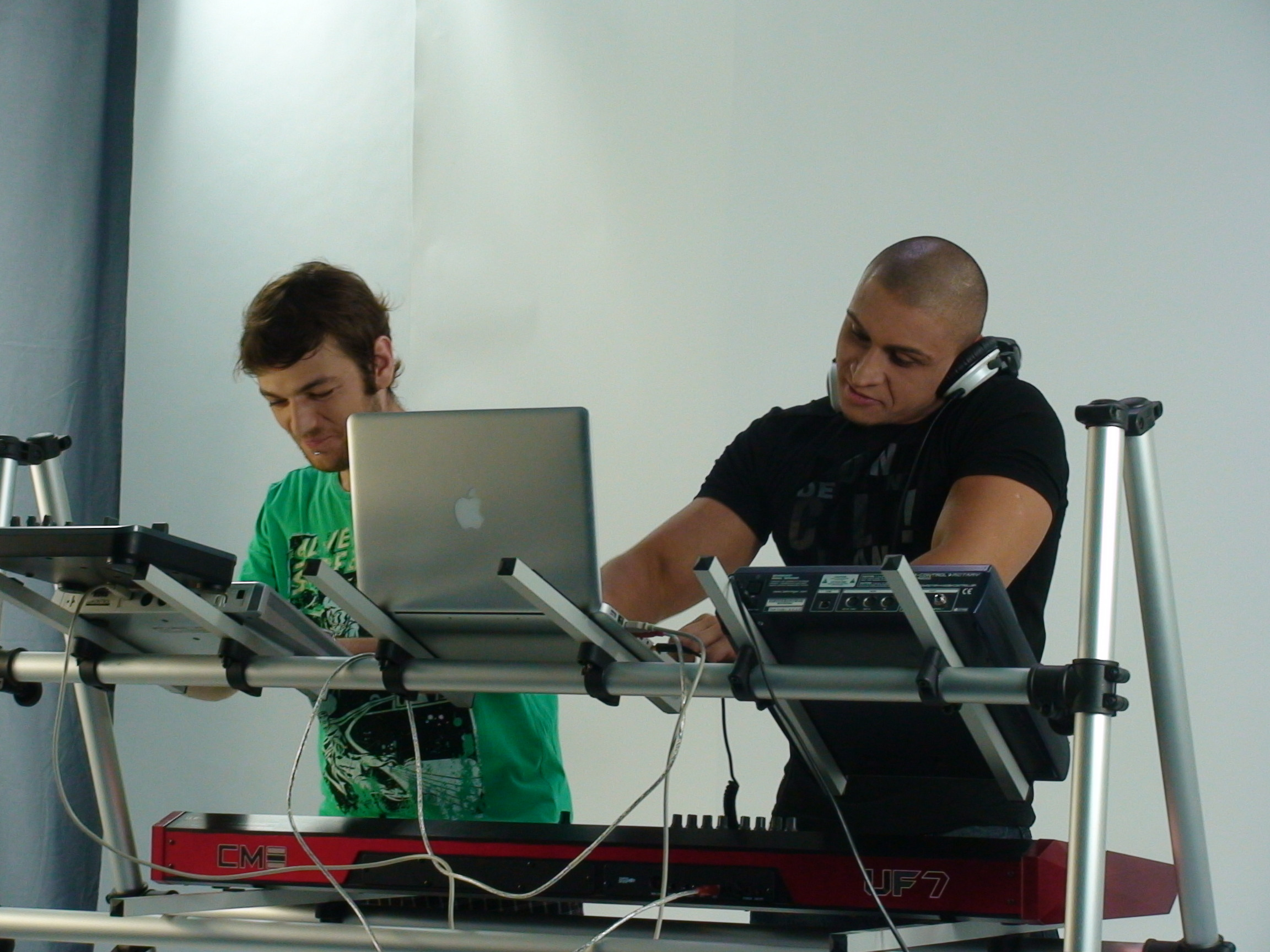 LLP & John Puzzle feat. Chriss-T au videoclip inspirat din cultura chineza