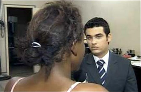 Ucigasa in serie la doar 17 ani! A omorat 30 de barbati!