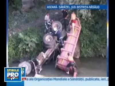 S-a stins in bratele prietenului sau din cauza unui sofer neatent!