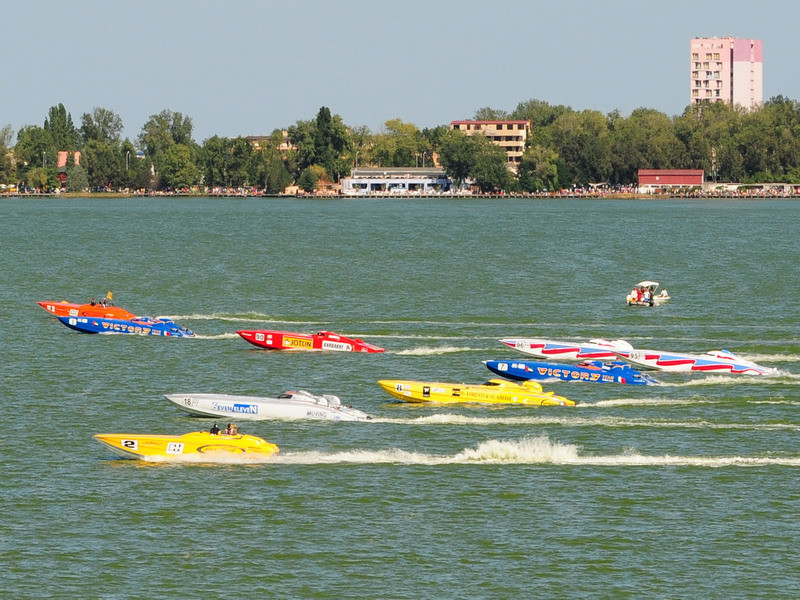 A inceput numaratoarea inversa: "bolizii" de F1 pe apa ajung la Mamaia!