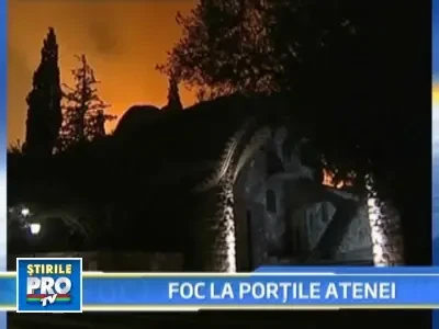 Incendii fara sfarsit in Grecia! Lacasele de cult si spitalele, in pericol