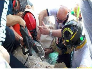 Dramatic! O fetita de trei ani si-a prins mana in instalatia unei piscine