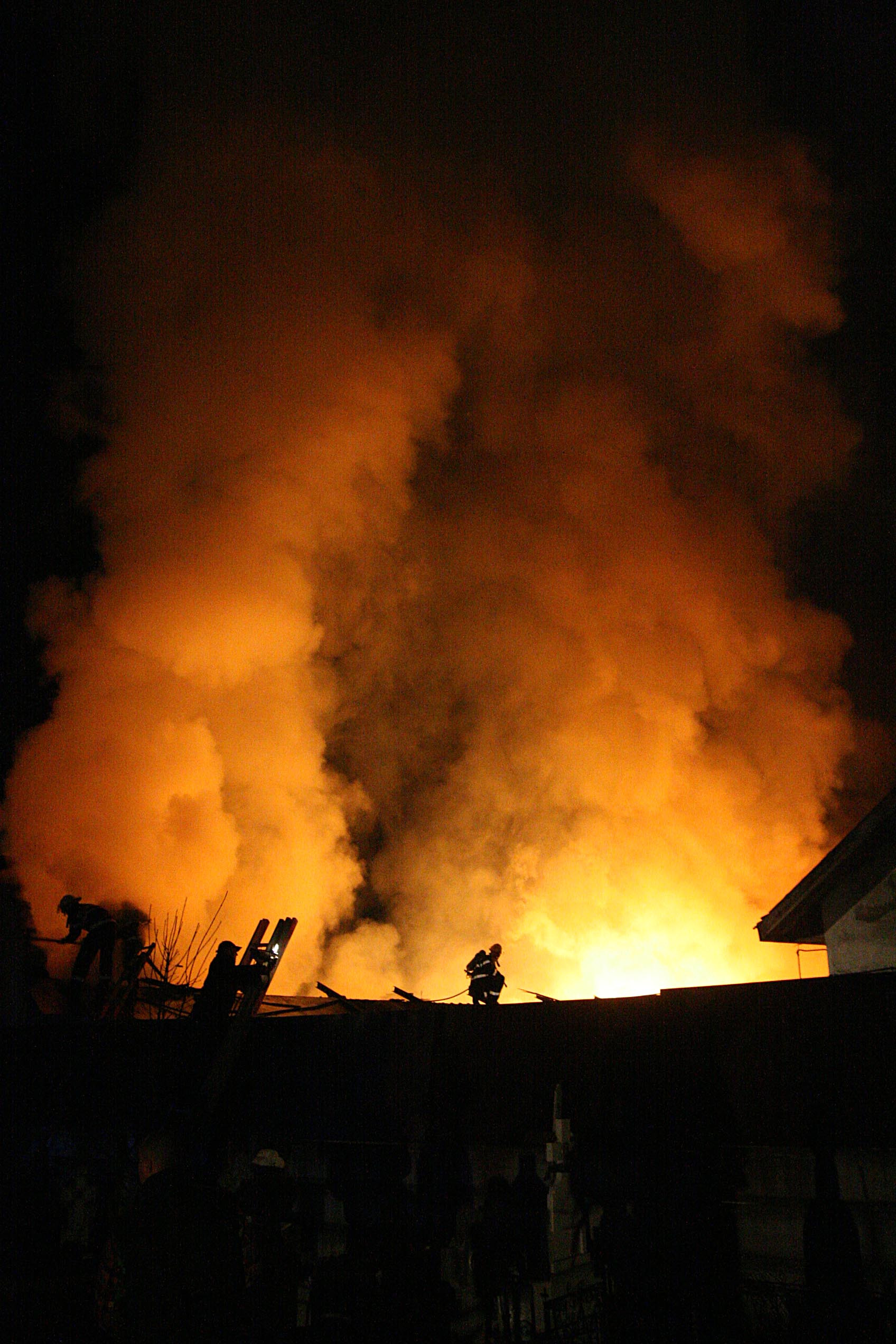 Incendiul din Pipera: flacarile au lasat in urma un peisaj apocaliptic!