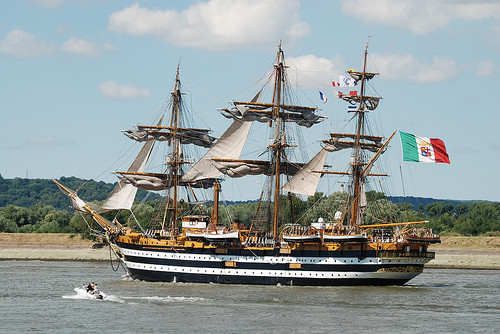 Unul dintre cele mai frumoase veliere din lume, in portul Constanta