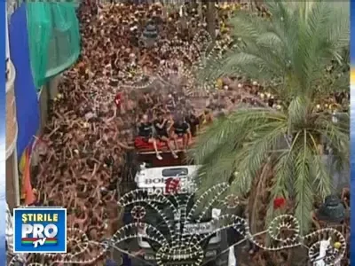 40.000 de oameni s-au luat la bataie cu rosii la festivalul Tomatina