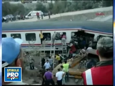 Carnagiu pe o cale ferata din Turcia! Patru morti si 15 raniti