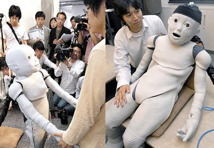 Batranii din Japonia vor fi ingrijiti de roboti special creati pentru ei