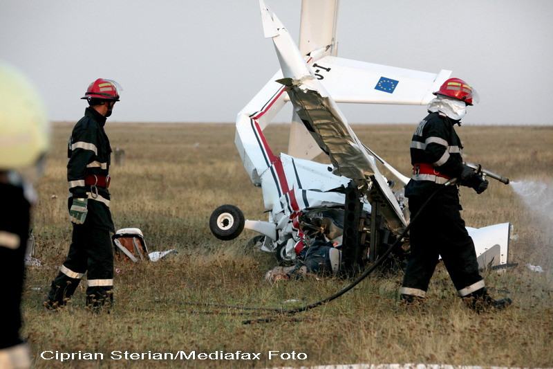 Pilotul mort in accidentul de la Costesti, condus pe ultimul drum!