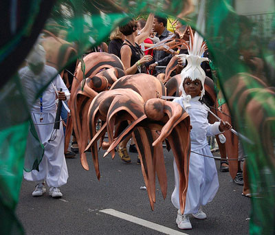 Papusi gigantice si ciocolata! Carnavalul Notting Hill in Marea Britanie!