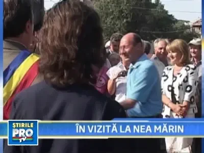 In vizita la Bailesti, Basescu a recunoscut ca-i plac bancurile cu olte
