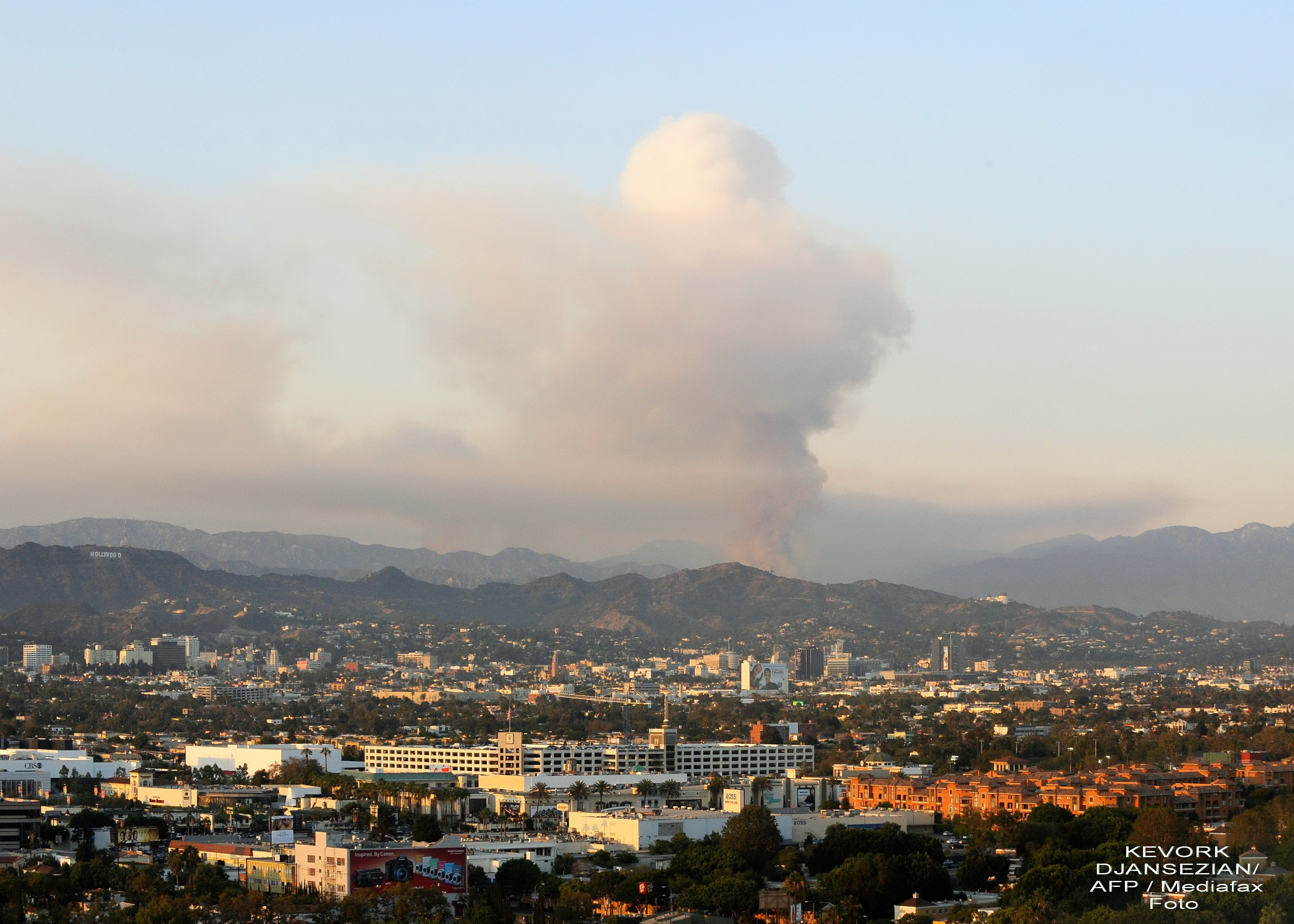 Focuri ucigase in California! Doi pompieri au ars de vii!