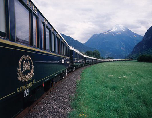 In Romania pana si Orient Express-ul are intarziere. A ajuns la Sinaia cu 40 de minute mai tarziu