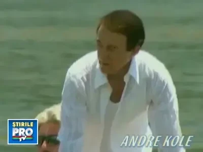 Andre Kole merge pe apa