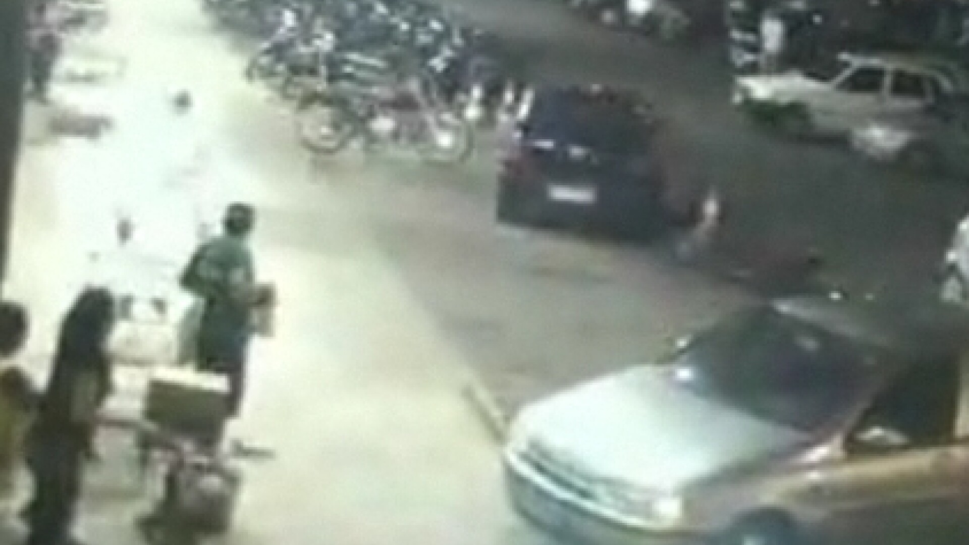 Faceti loc! Faceti loc! Parcheaza un... sofer grabit!