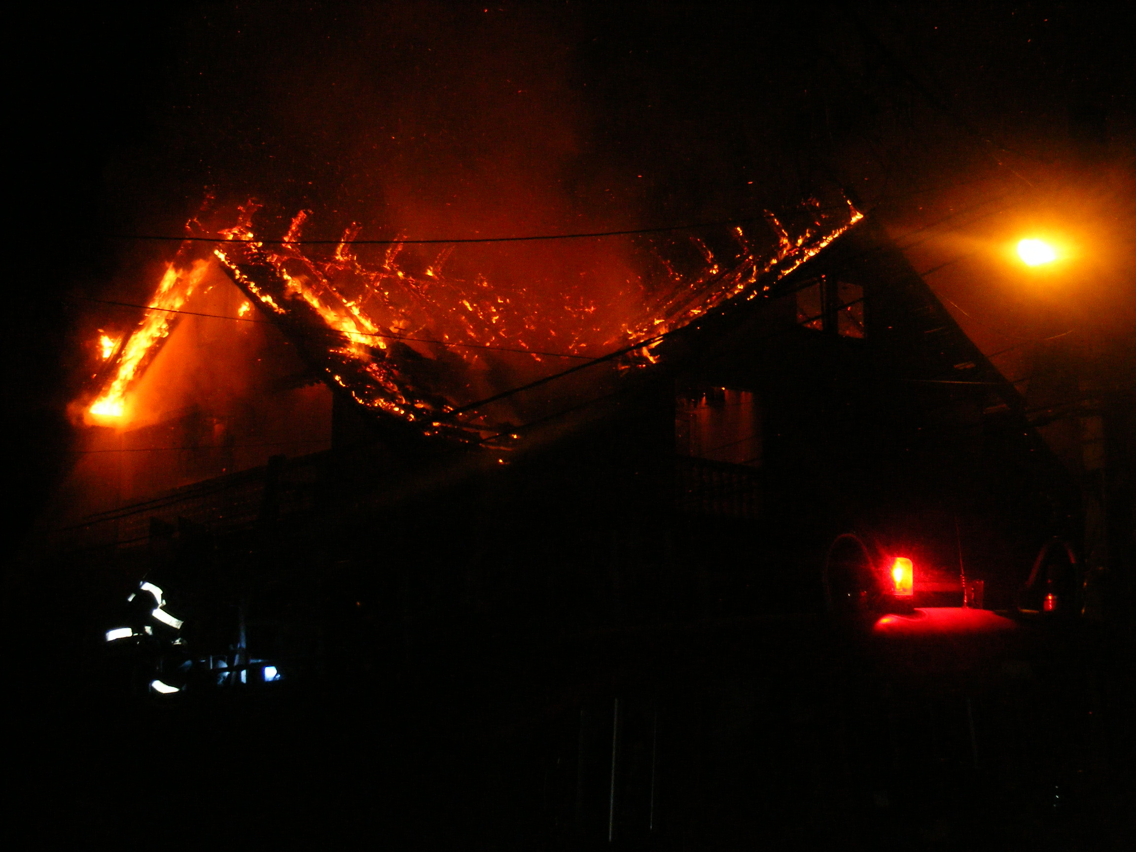 Incendiu puternic intr-o otelarie din Detroit!