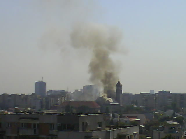 Incendiul de la Primaria Sectorului 1, izbucnit de la o tigara!