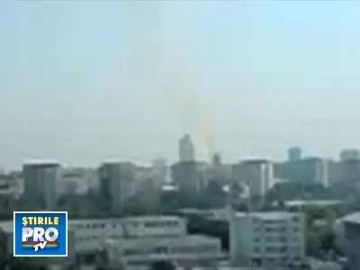 Foc la Primaria Sectorului 1! Acoperisul in flacari!