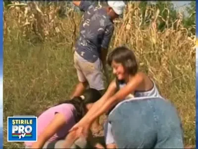 Elevi sarmani. Muncesc zi lumina ca sa-si cumpere un caiet si un creion