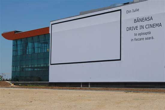 Propunere ca-n filme! Cerere in casatorie la drive-in-ul din Baneasa!
