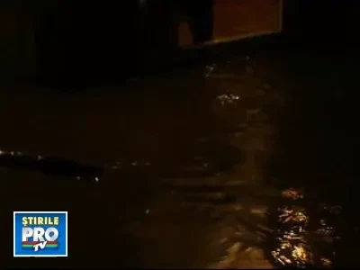 "Ne ploua in case!", se plang oamenii! Vezi aici urmarile viiturii!