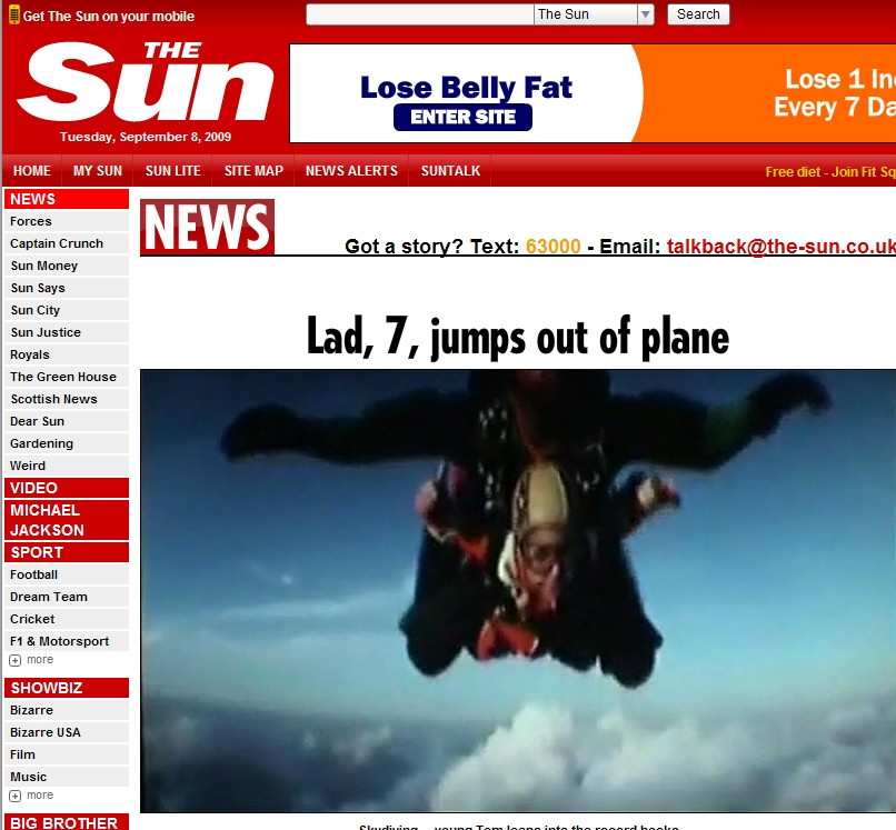 Un baietel de 7 ani a sarit din avion... cu parasuta! VEZI VIDEO!