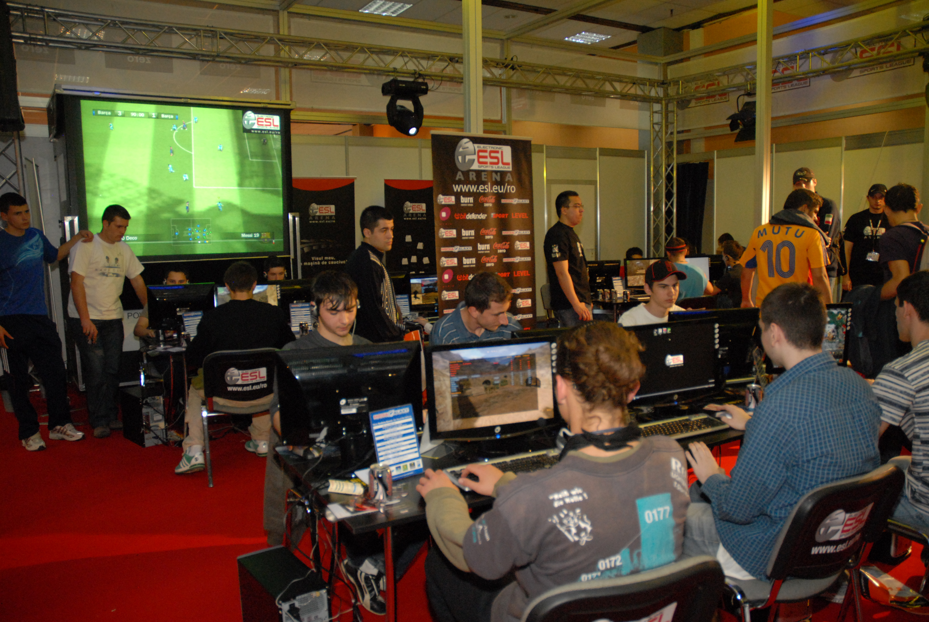 Maestri in escrocherie, dati in vileag de camerele de supraveghere