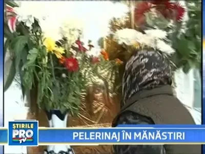 Manastirile cu hramul Nasterea Maicii Domnului, pline de credinciosi, marti