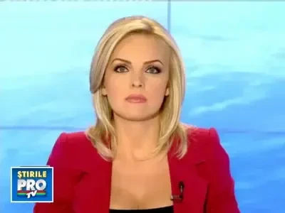 O tanara si un copil, loviti pe trecerea de pietoni de o ambulanta SMURD!