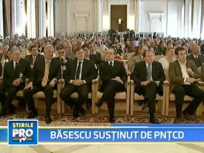 Milut: Il invit sa ia cuvantul pe premierul Emil BLOC... Boc