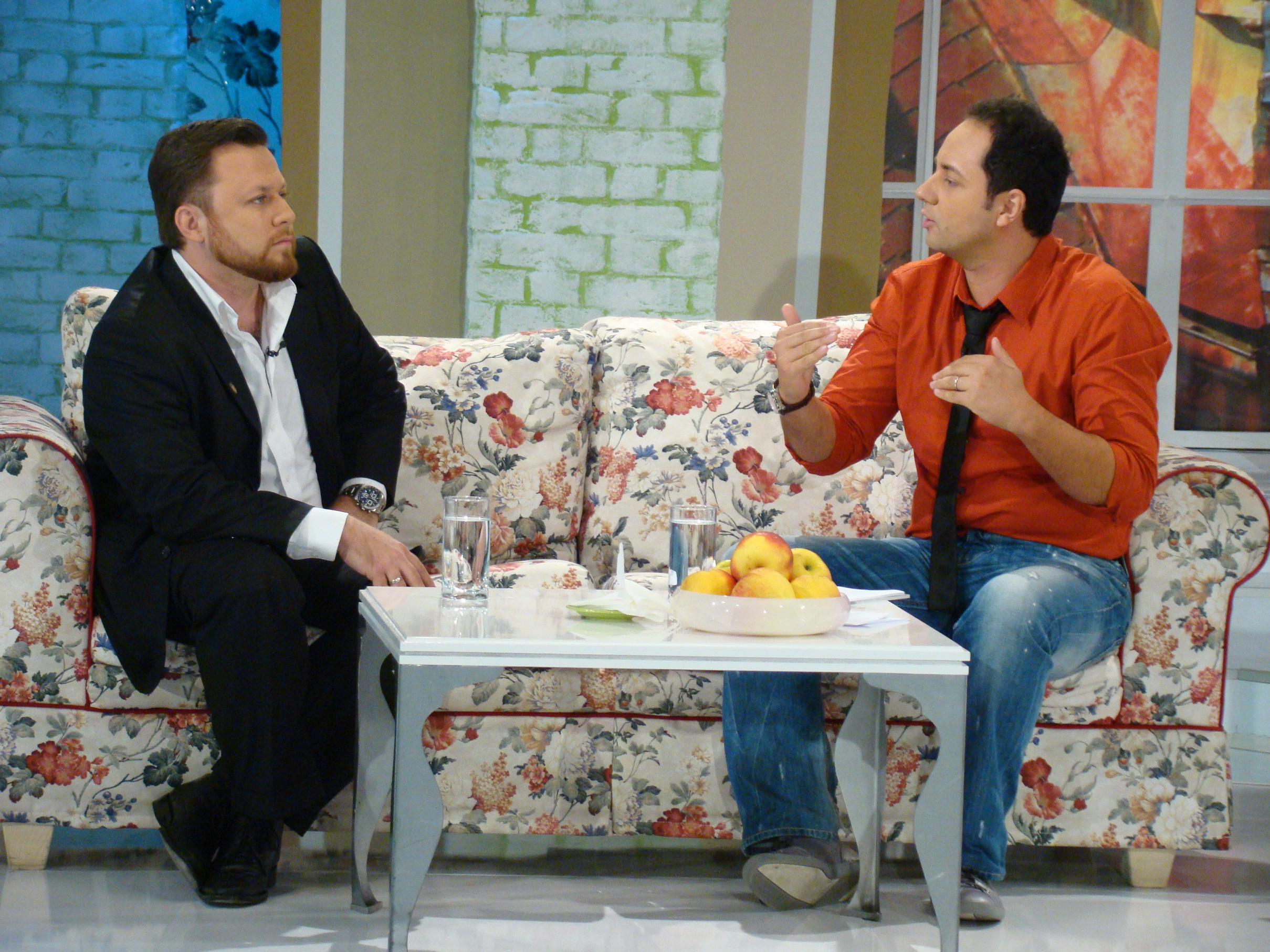 Scandalul Dolanescu continua. Mama lui Dragos, luni, la Happy Hour