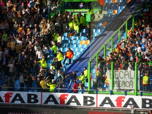 Super FOTO! Gigi Becali, contestat in Olanda, la meciul lui NEC!