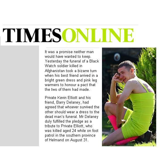 A venit imbracat in rochie la inmormantarea celui mai bun prieten!