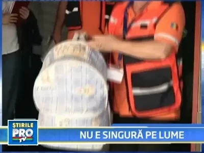 Mai multe familii vor sa o infieze pe fetita abandonata intr-un bloc!