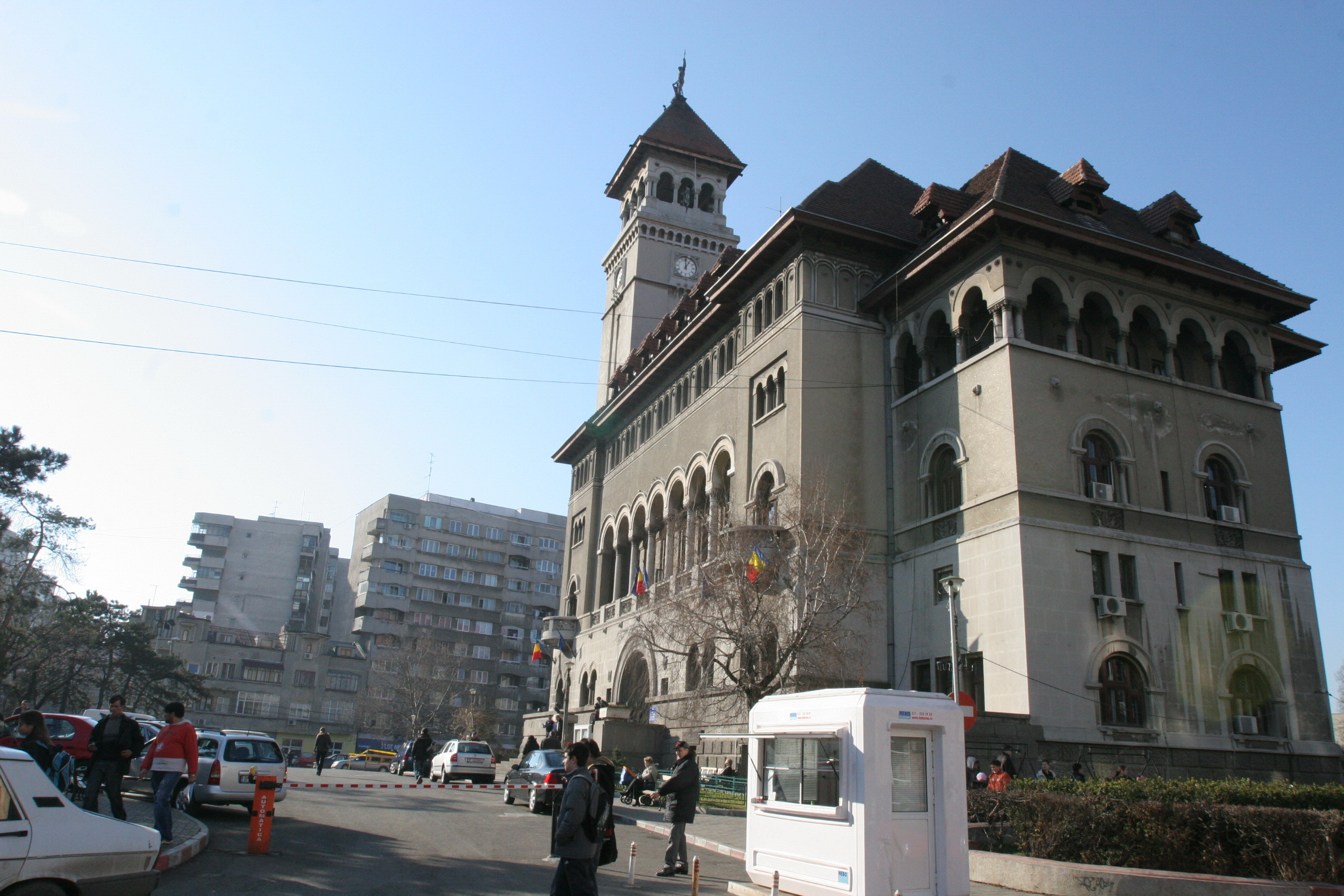 Primii vizati de concedieri in primarii:politistii comunitari si contabilii