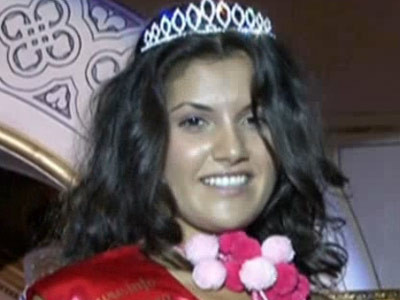 Are 17 ani si e Miss Romania! Unii zic ca e urata! Tu ce zici?
