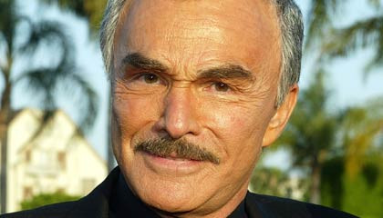 National Enquirer: "Actorul Burt Reynolds este pe moarte. Are dureri groaznice si este singur"