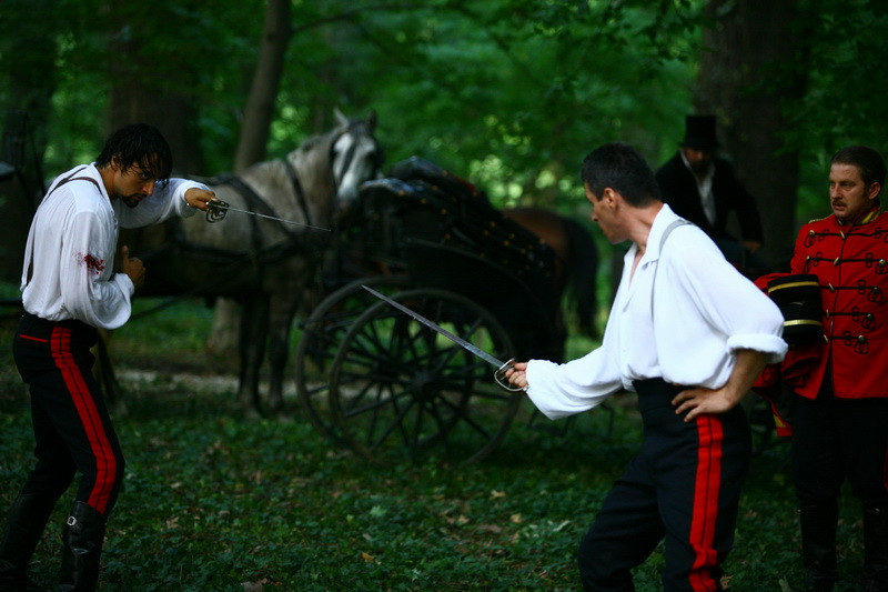 Denis Stefan se dueleaza in "Aniela" cu o sabie originala de Toledo