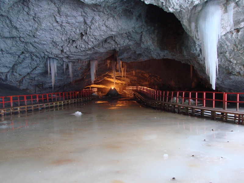 Ghetarul de la Scarisoara, pentru cei care iubesc frigul