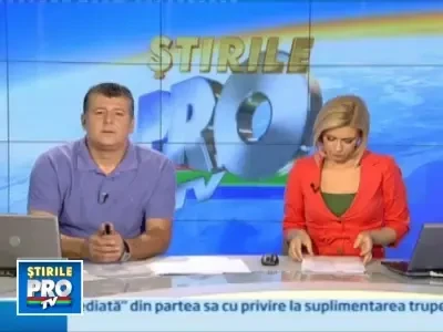 Doi neo-zeelandezi au traversat stramtoarea Cook cu un microbuz!