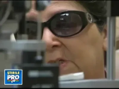 I-au scos un dinte, ca sa-i salveze ochiul bolnav!