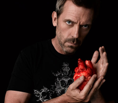 Hugh Laurie vrea sa renunte la rolul dr. House, din cauza schiopatatului