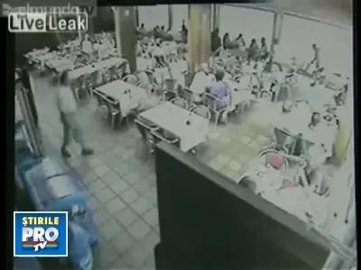 S-au trezit cu tornada peste ei in timp ce luau masa la restaurant