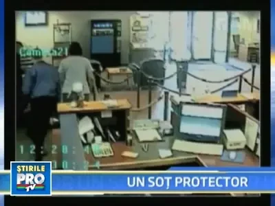 Si-a protejat si i-a sarit in carca unui spargator de banci